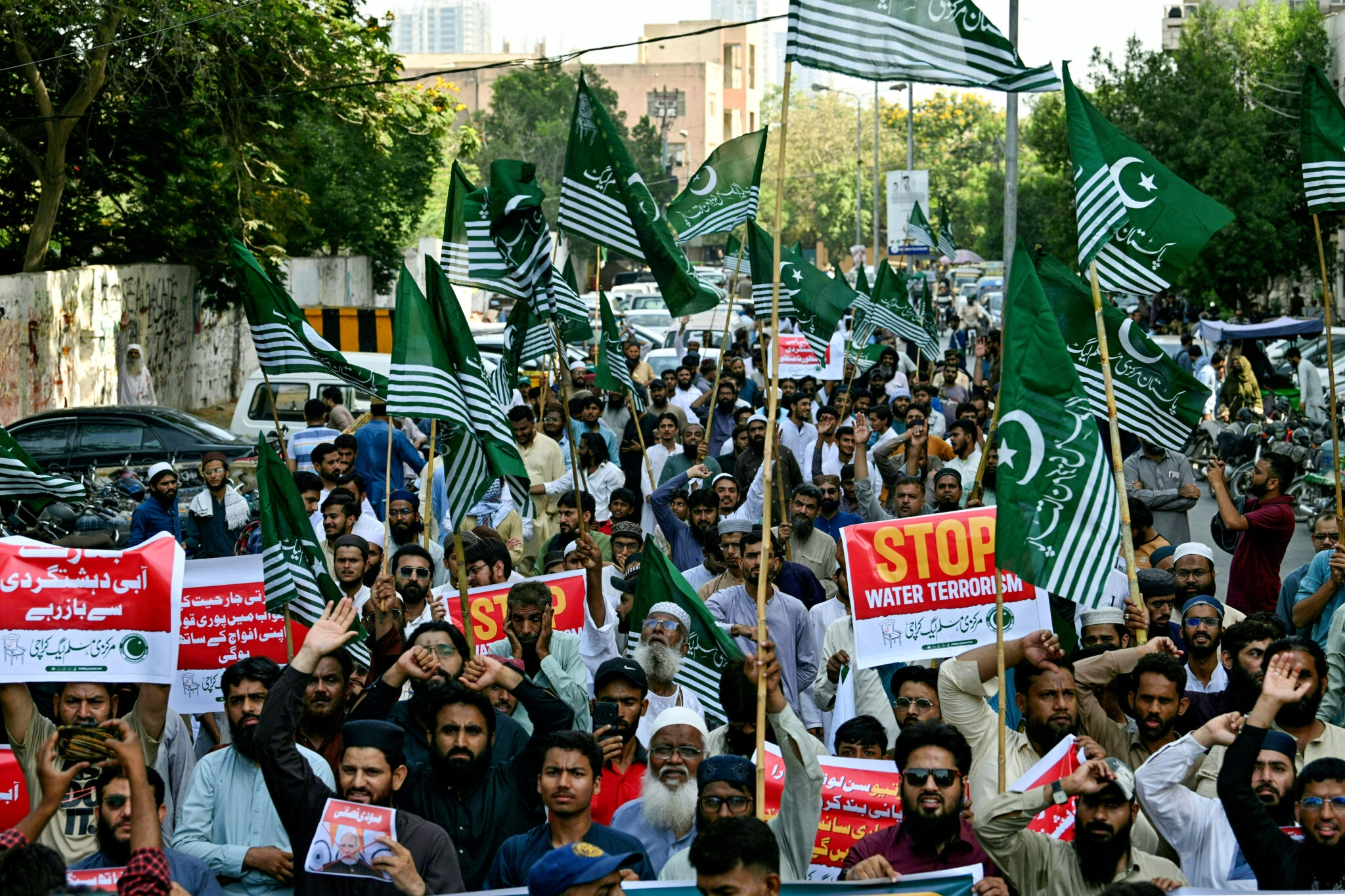 Indija i Pakistan u diplomatskom sukobu nakon napada: Zatvaranje granice, obustava trgovine…